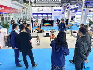 【消防機器狗系列亮相石油展】北京凌天滅火四足機器狗、偵察四足機器狗、運輸四足機器狗、消防系留滅火無人機等重點裝備亮相展會！